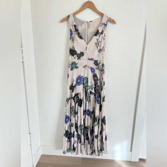 FREE PEOPLE dress / sure thing pastel floral tiered maxi dress / size S - Picture 2 of 8
